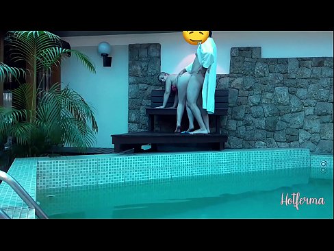 ❤️ Boss jistieden maid għall-pool, iżda ma setgħetx tirreżisti sħun ️❌  Sess fil-porn mt.taxiporec.top ❌️❤